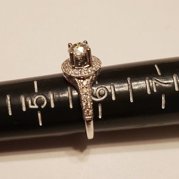 14K  WHITE  GOLD RING - Picture 8 of 8